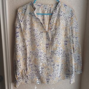 Women's blue white and yellow lightweight floral v neck old Navy top